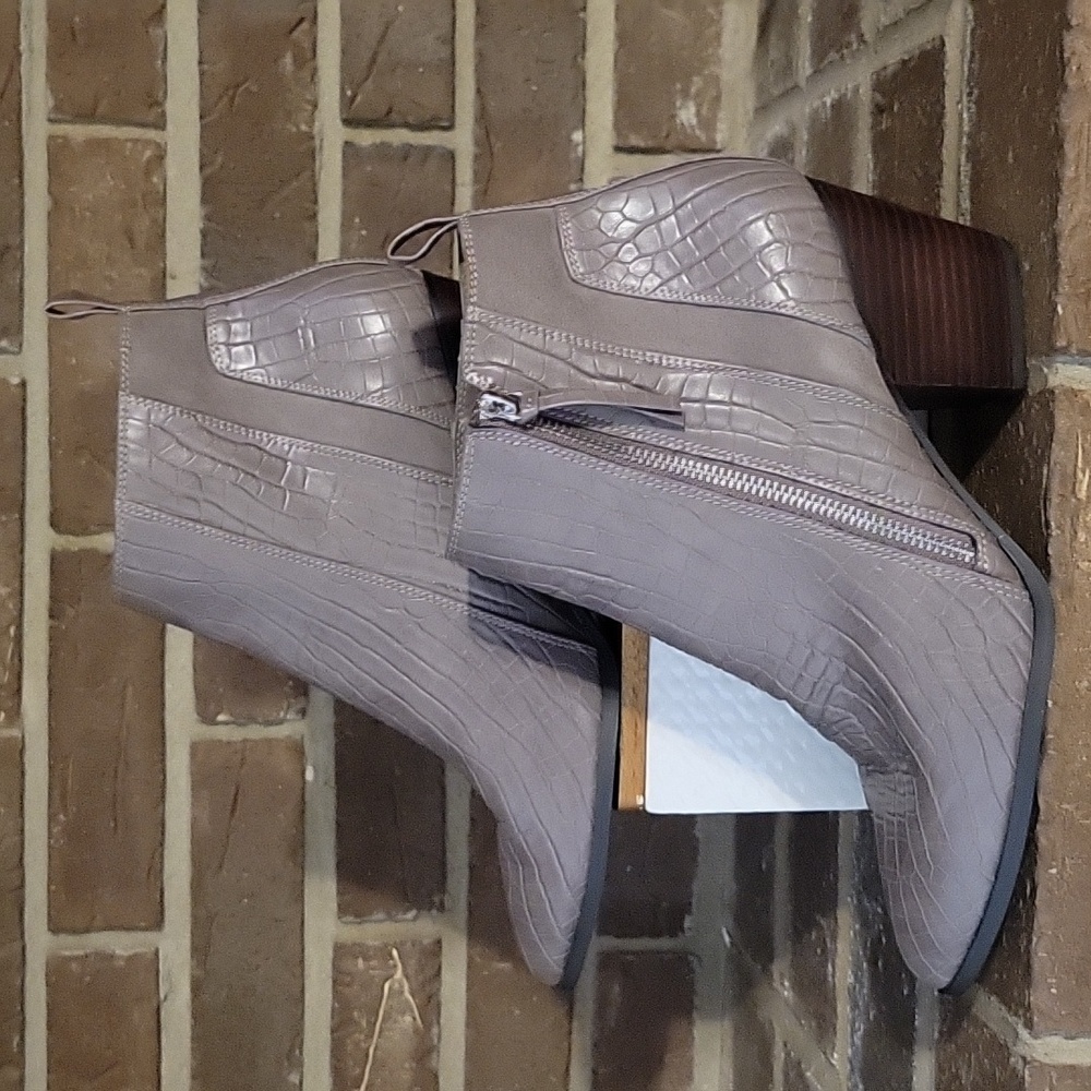 Bella Vita Everest Ankle Zip Boots‎ Gray Size 9.5